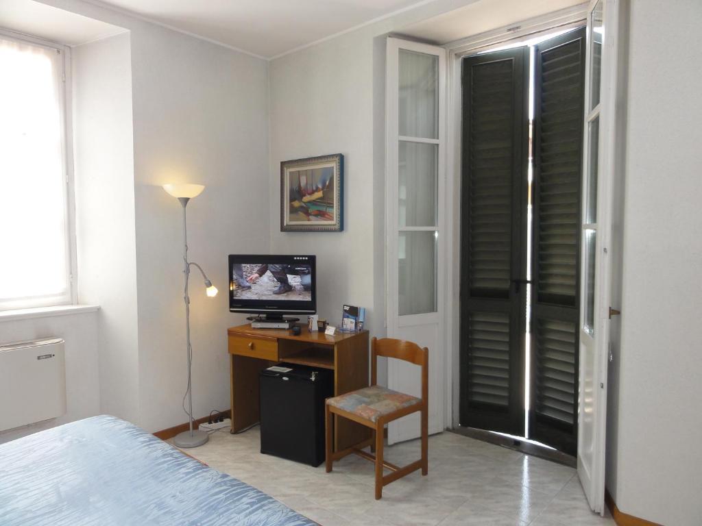Albergo Ristorante Grigna Mandello del Lario Rum bild