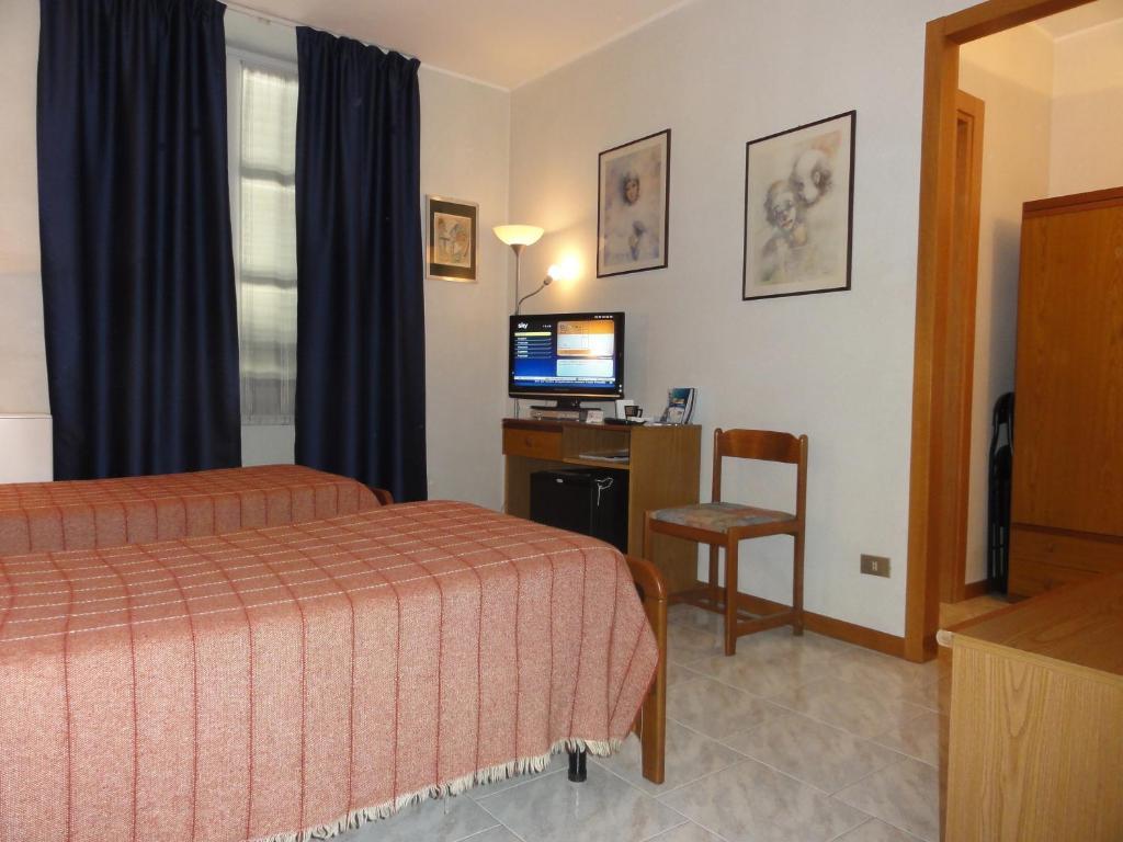 Albergo Ristorante Grigna Mandello del Lario Rum bild