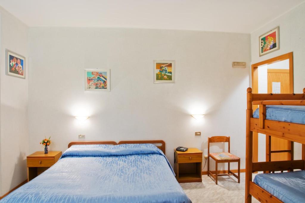 Albergo Ristorante Grigna Mandello del Lario Rum bild