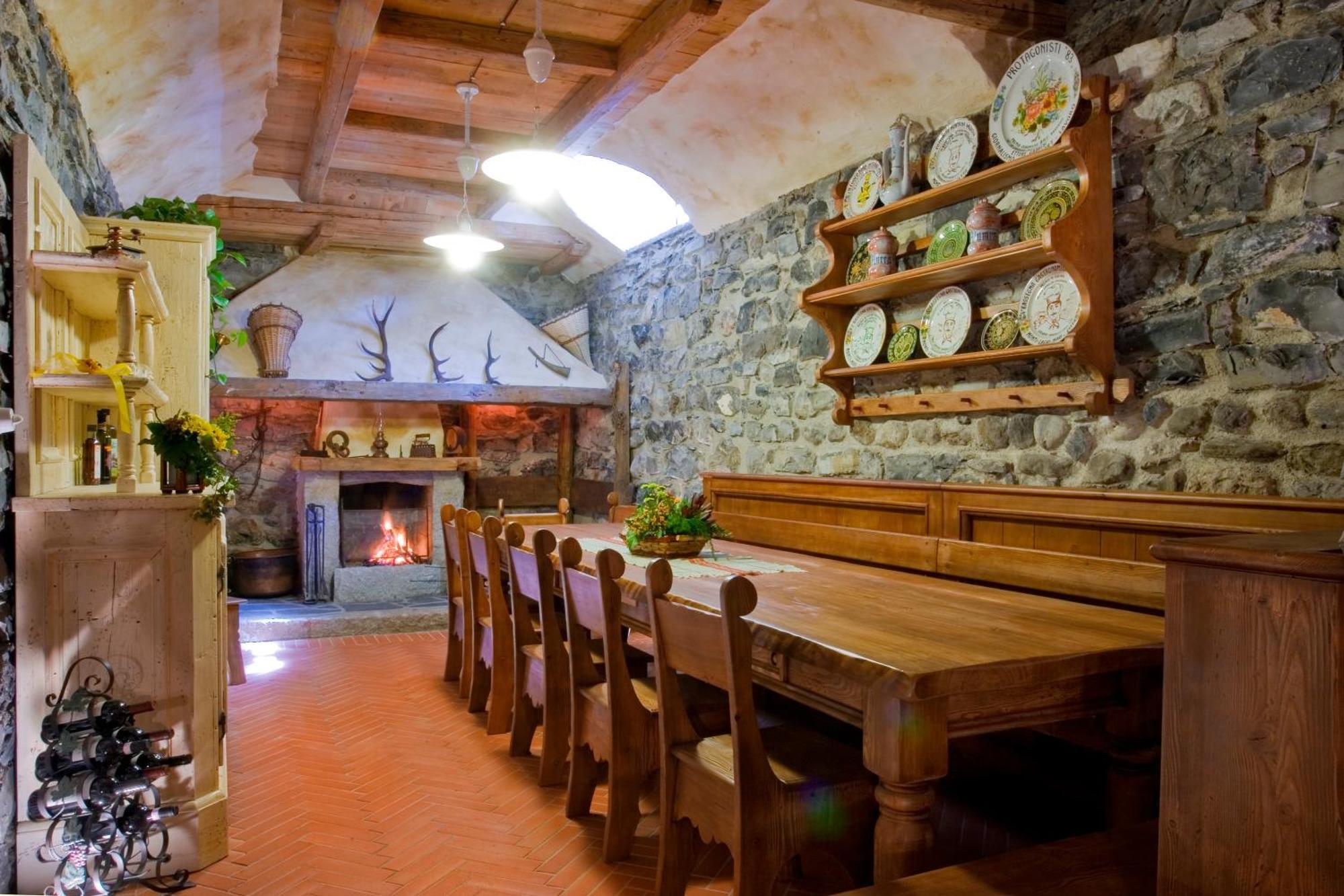 Albergo Ristorante Grigna Mandello del Lario Exteriör bild