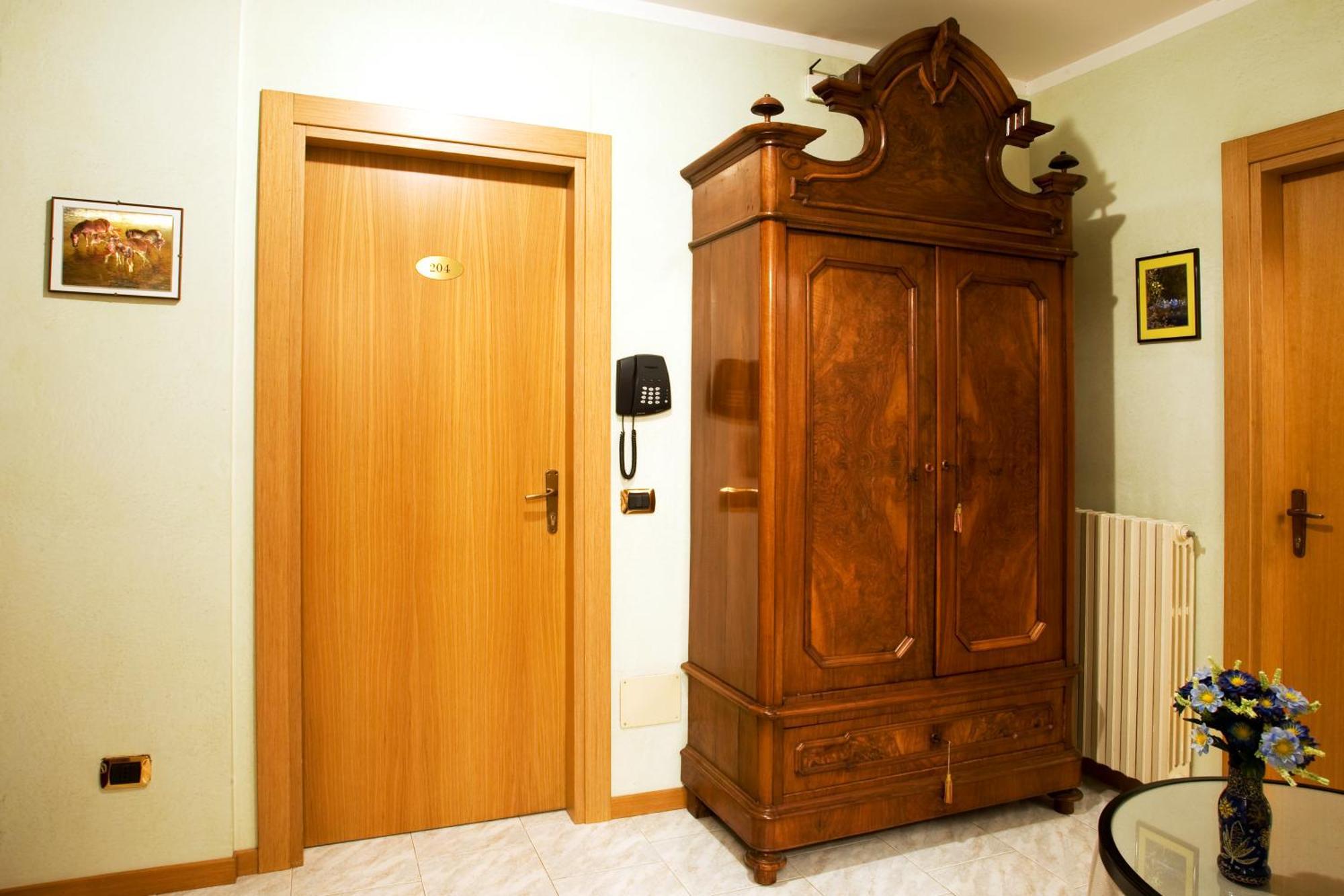 Albergo Ristorante Grigna Mandello del Lario Exteriör bild