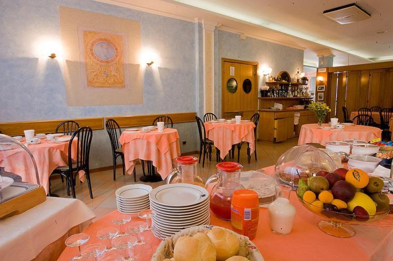 Albergo Ristorante Grigna Mandello del Lario Exteriör bild